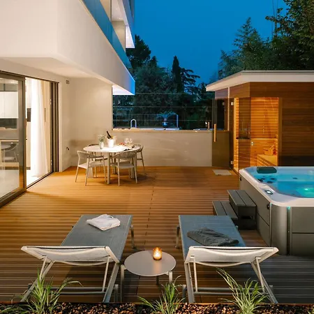 The Q Whisper Appartement *